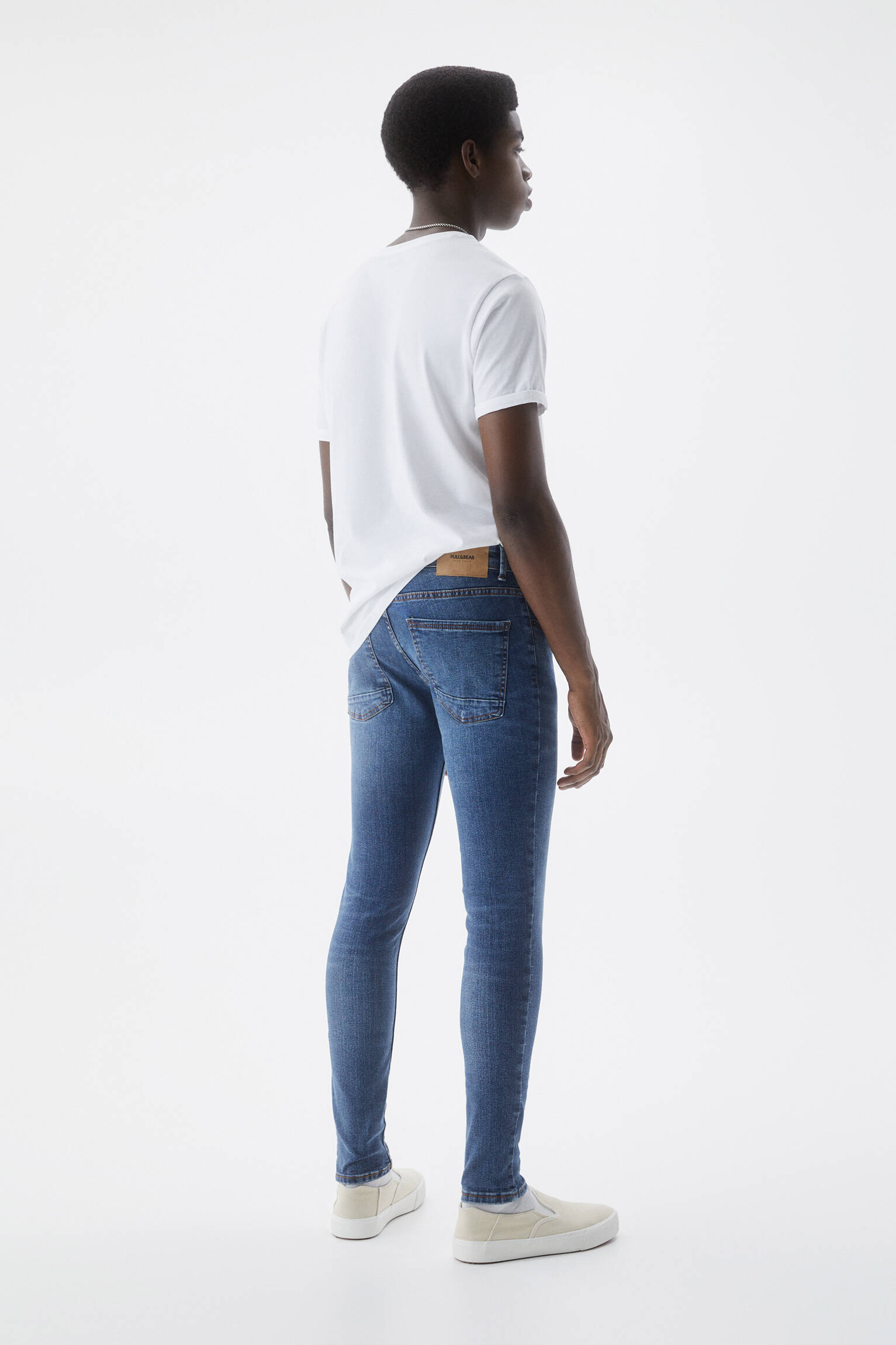 CALÇA JEANS SUPER SKINNY BÁSICA - AZUL MÉDIO