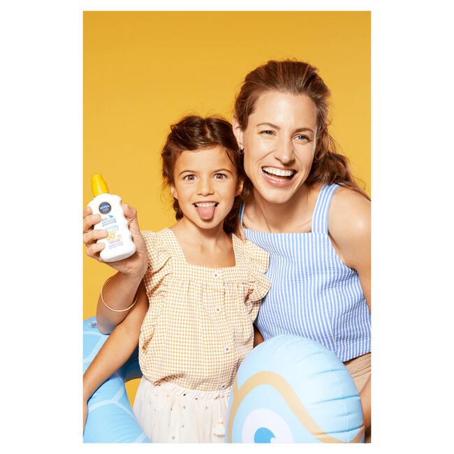 NIVEA SUN Kids Zonnebrand Protect & Sensitive Zonnespray SPF 50+ 200 ML