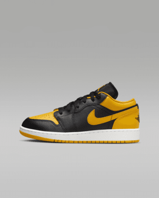 Air Jordan 1 Low Older Kids' Shoes