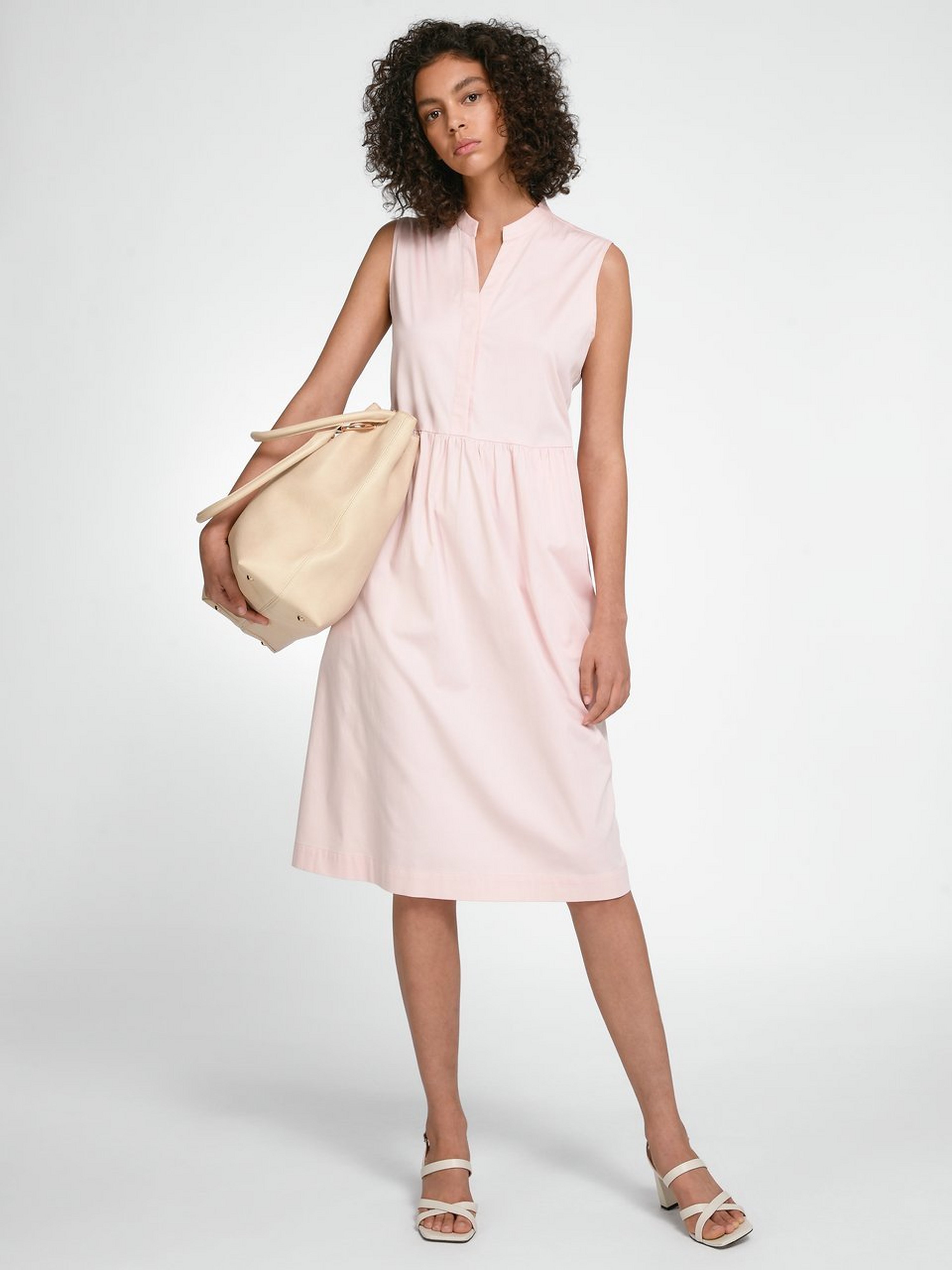 Ärmelloses Kleid