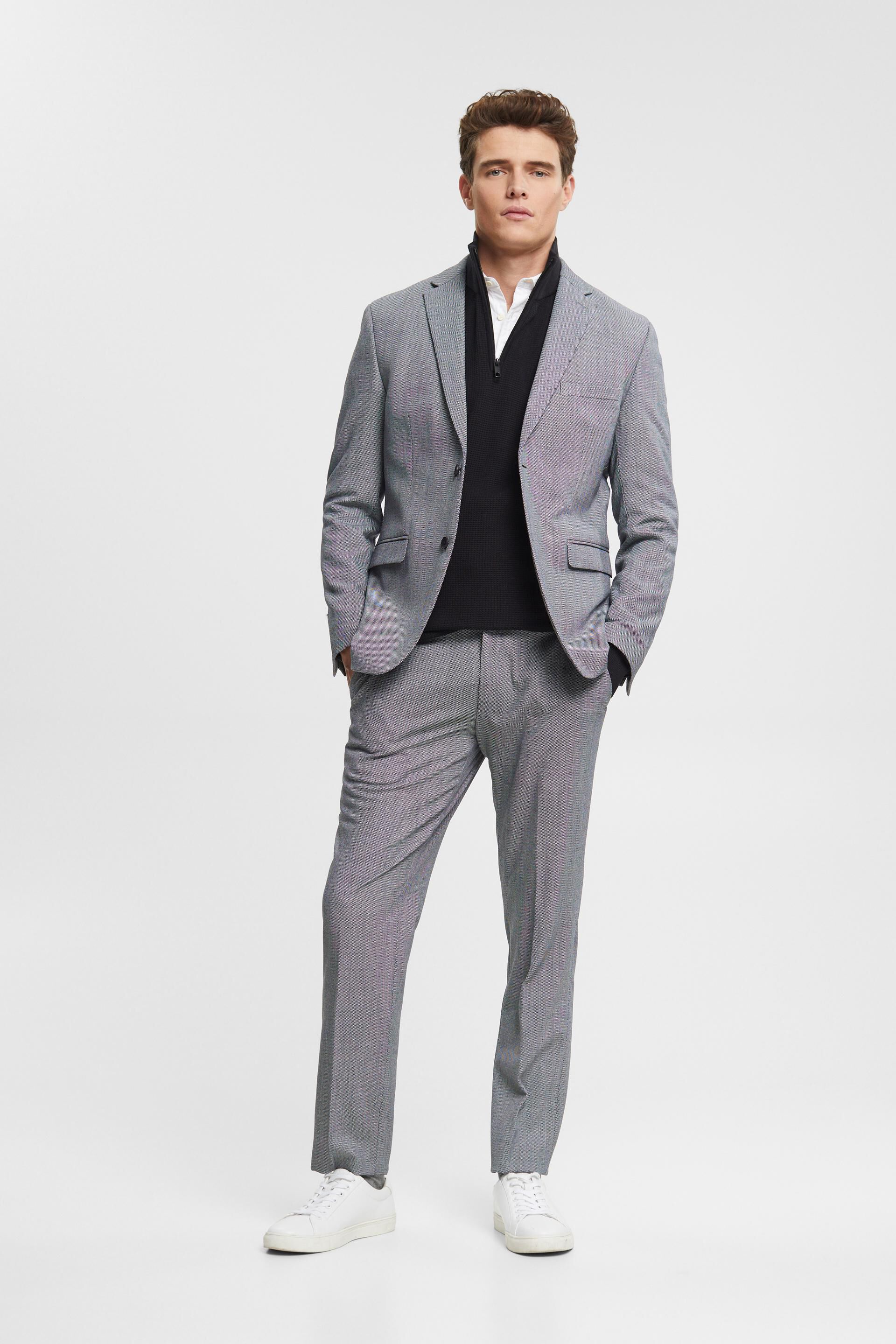 Tendance mix & match : pantalon de costume à motif caviar