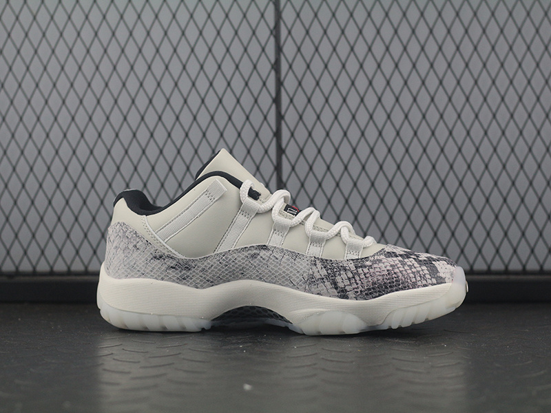 Air Jordan 11 Low SE Snakeskin Light Bone