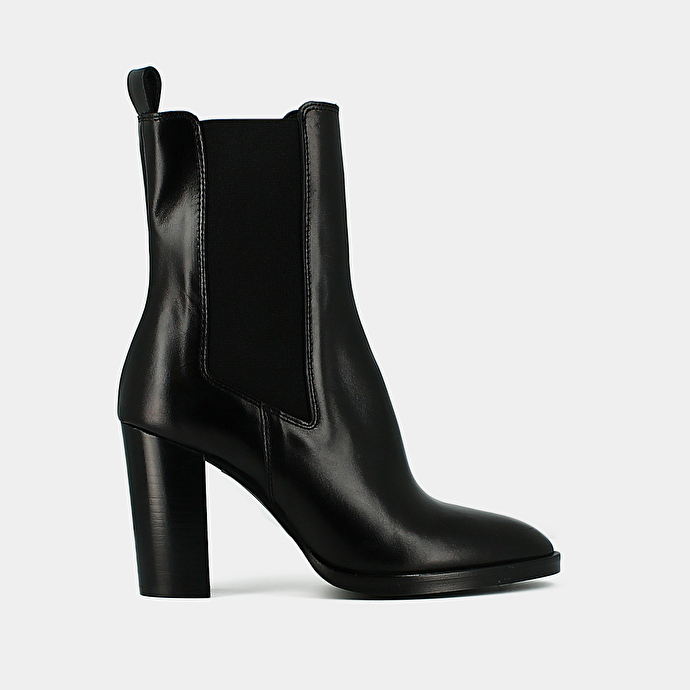 Bottines à bouts pointus et élastiques  en cuir noir