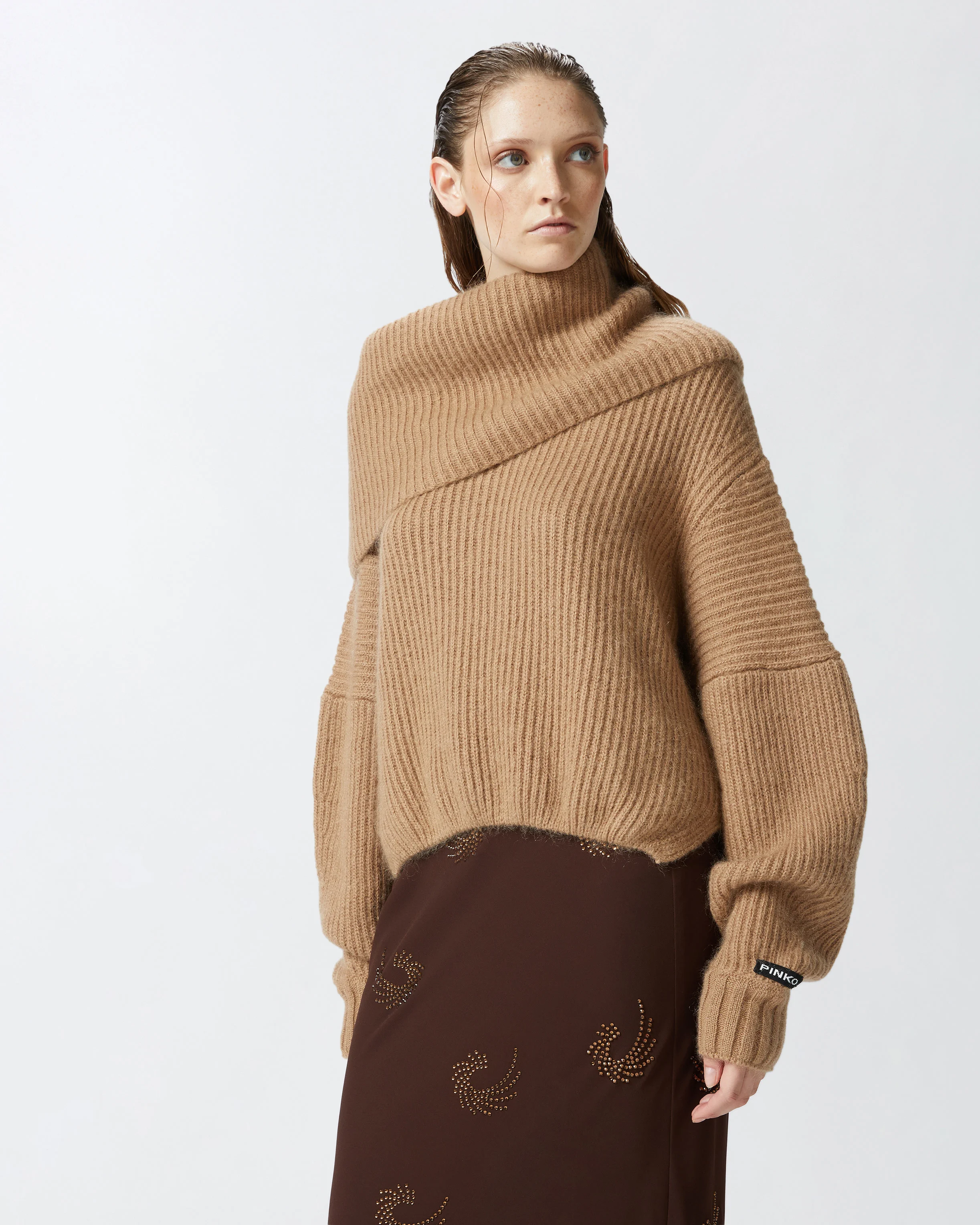 Pull côtelée à large col rabattu | Beige