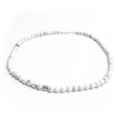 Collier howlite