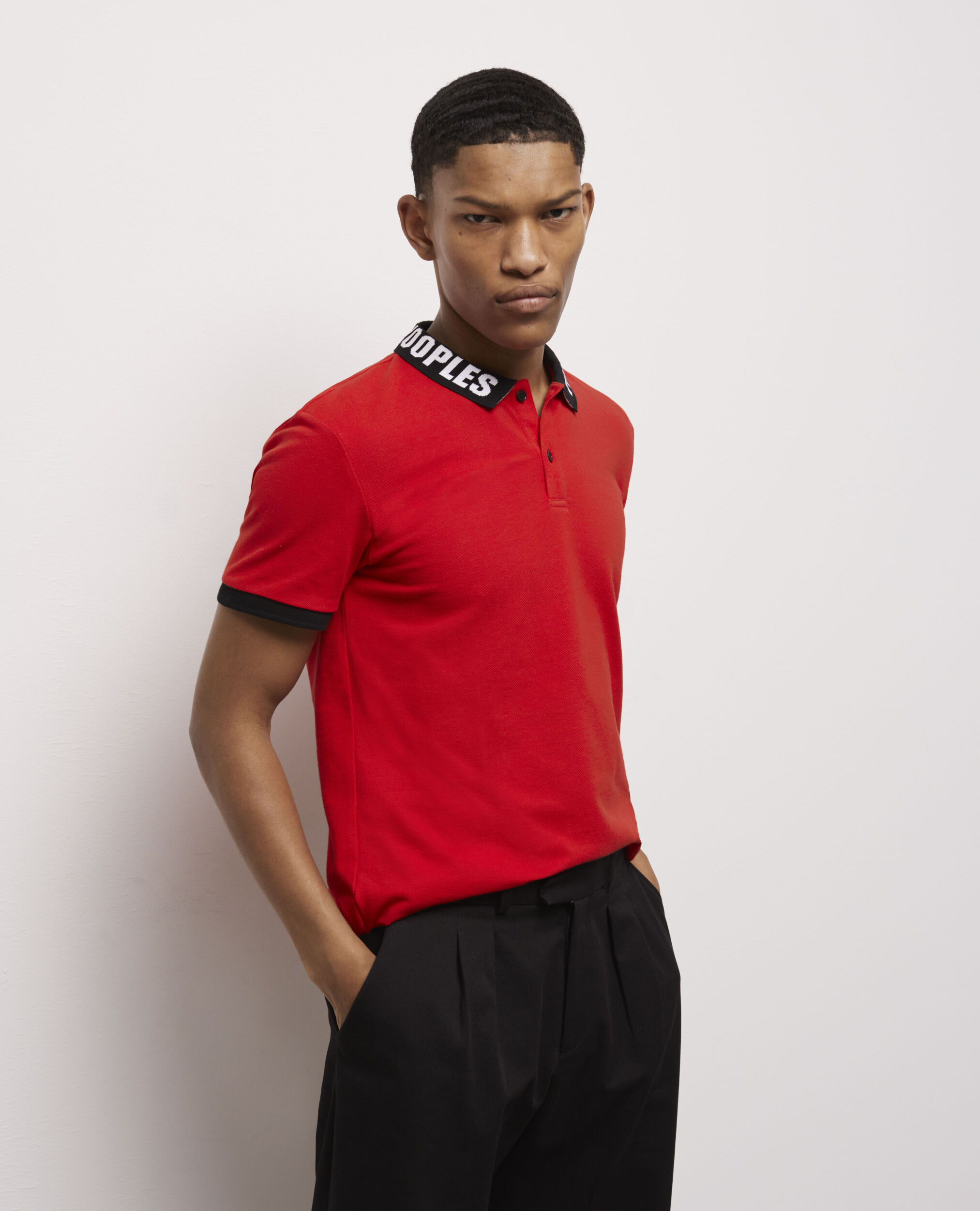 Polo à col logo rouge