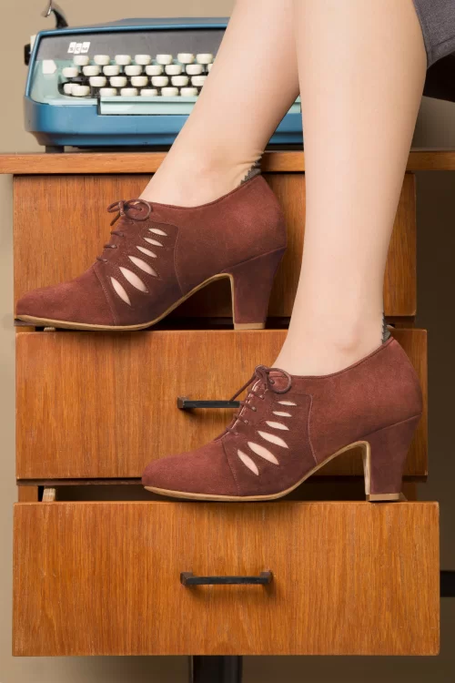 Lola Ramona ♥ Topvintage Ava In Charge pumps in kastanjebruin