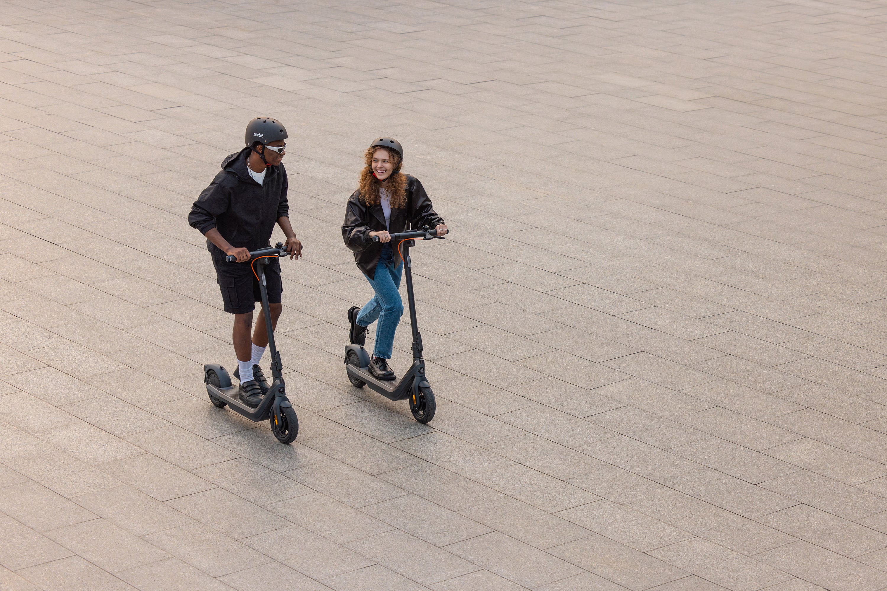 Trottinette Électrique Ninebot E2 PRO - by Segway