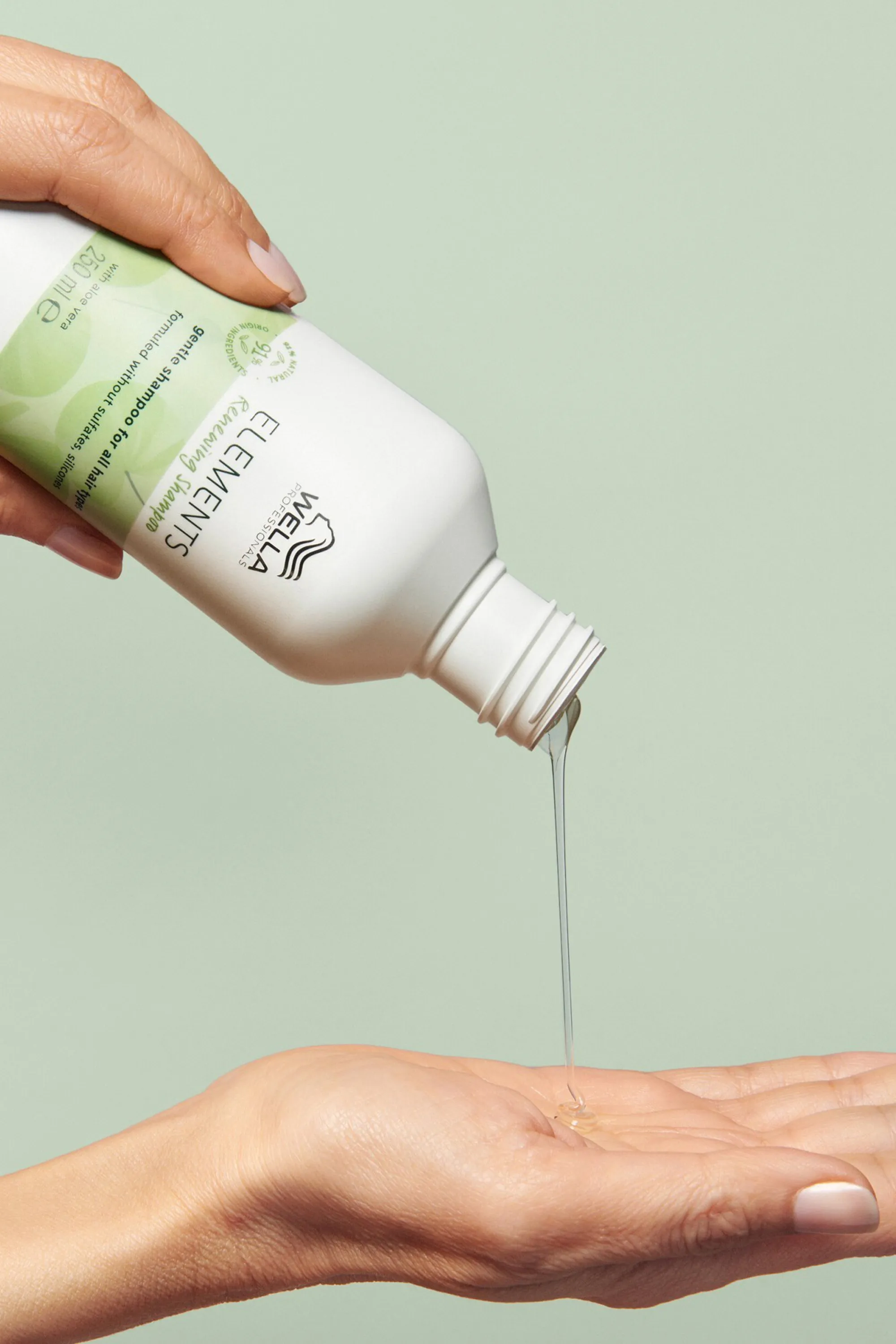 Wella Professionals Shampoing régénérant sans sulfate pour tous types de cheveux Elements-250 ml