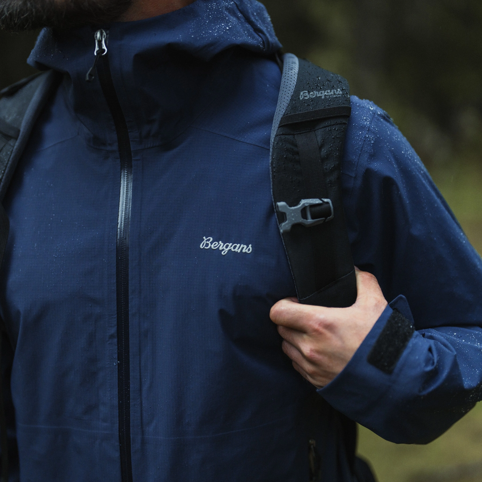 Essentials 3L Shell Jacket Men Navy Blue