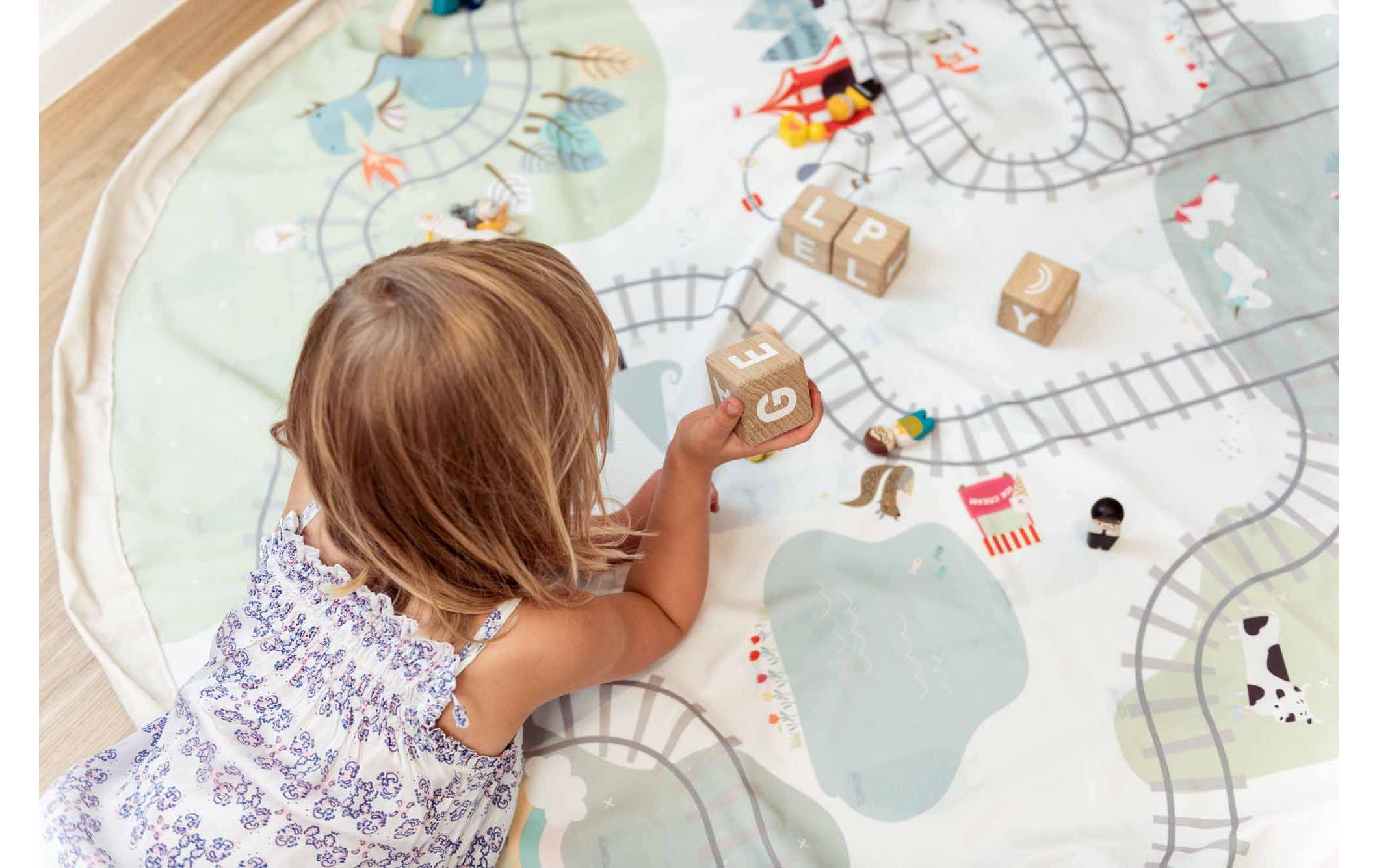 Spielzeugtasche Play & Go Train2-in-1-Funktion: Aufbewahrungssack und Spielmatte