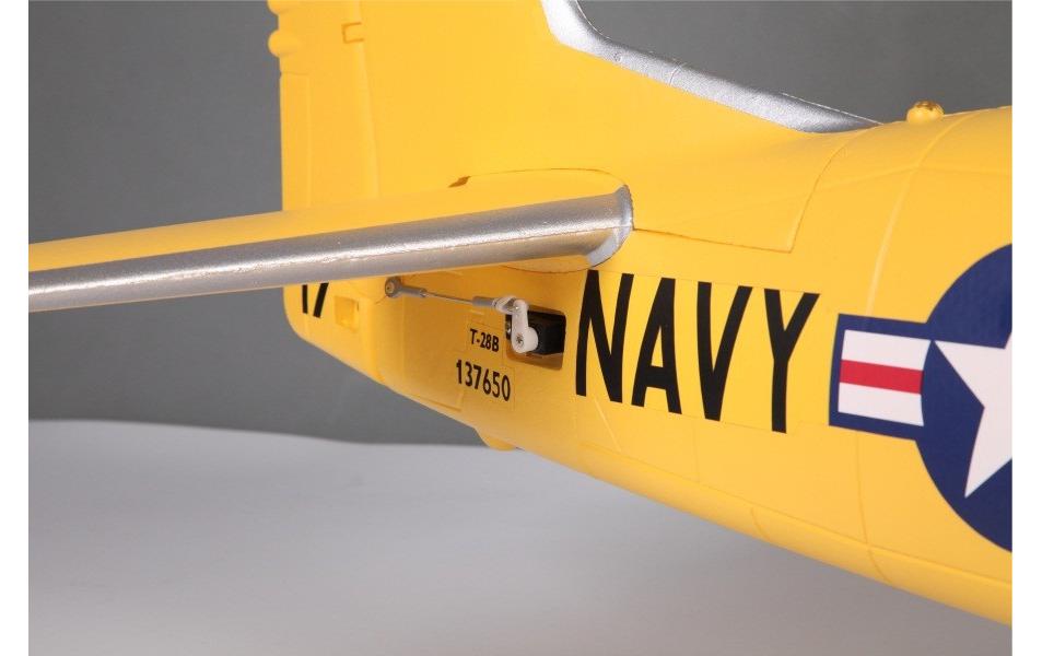 Warbird Trojan T-28D V4 1400 mm, gelb PNP<br>Detaillierter Scale Warbird mit elektrischem Einziehfahrwerk