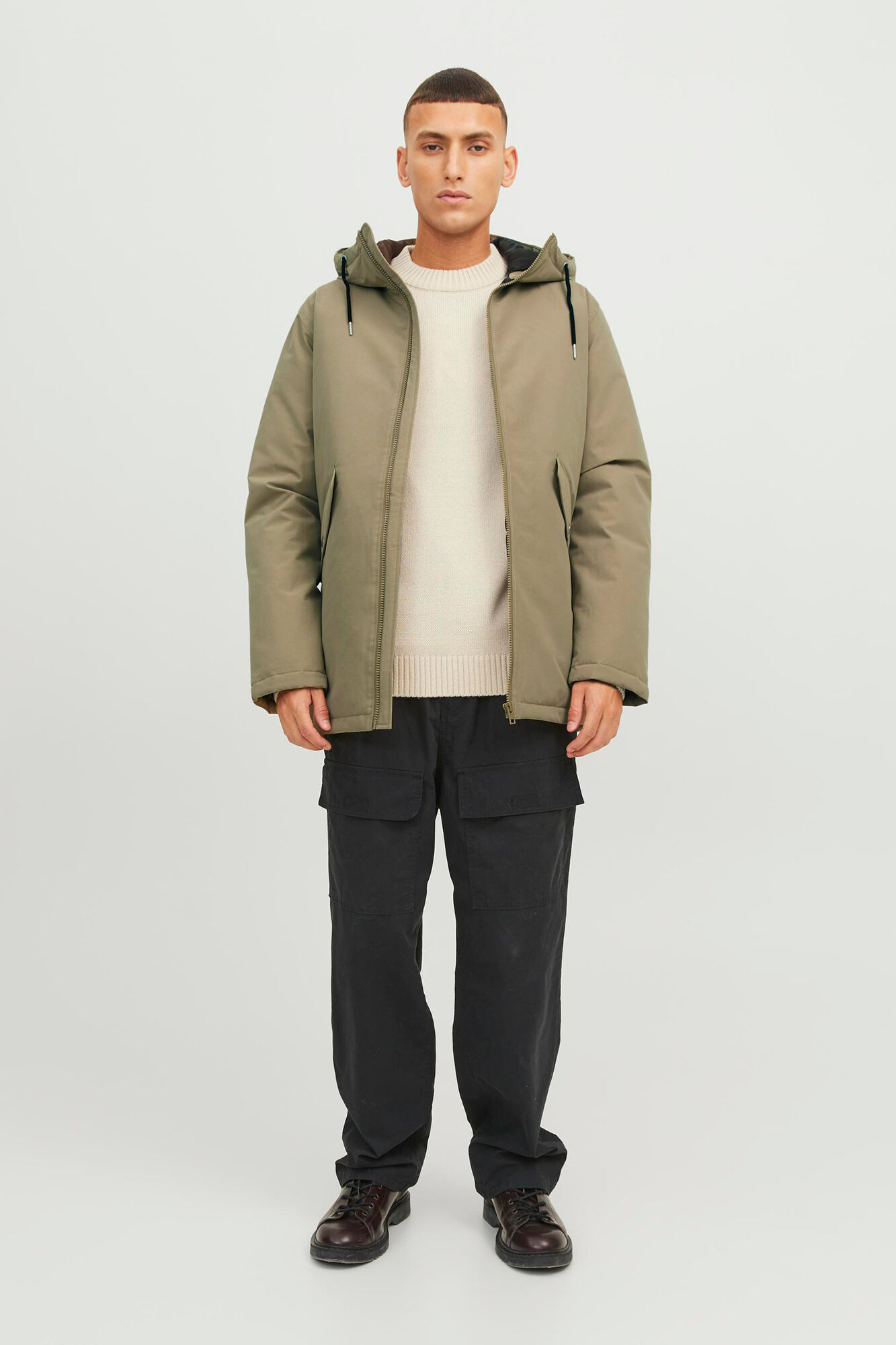 Parka com capuz ajustável