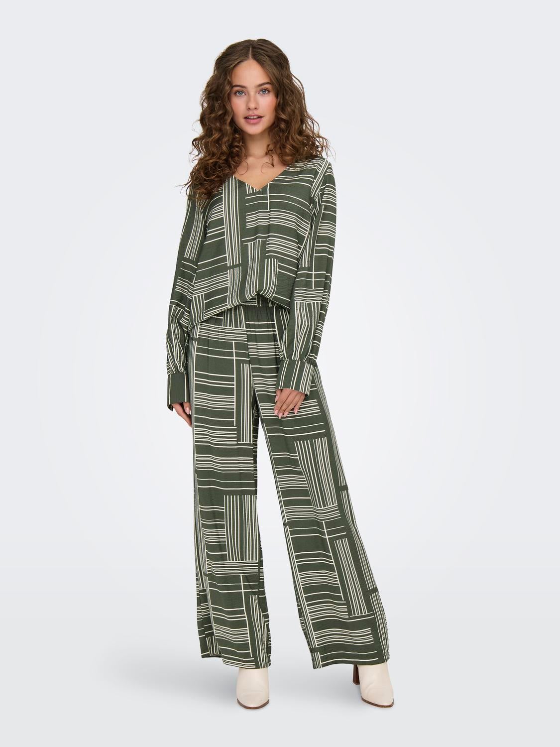 JDYTROYA Mittlere Taille Gerade geschnittener Slim Fit Hose Kambaba