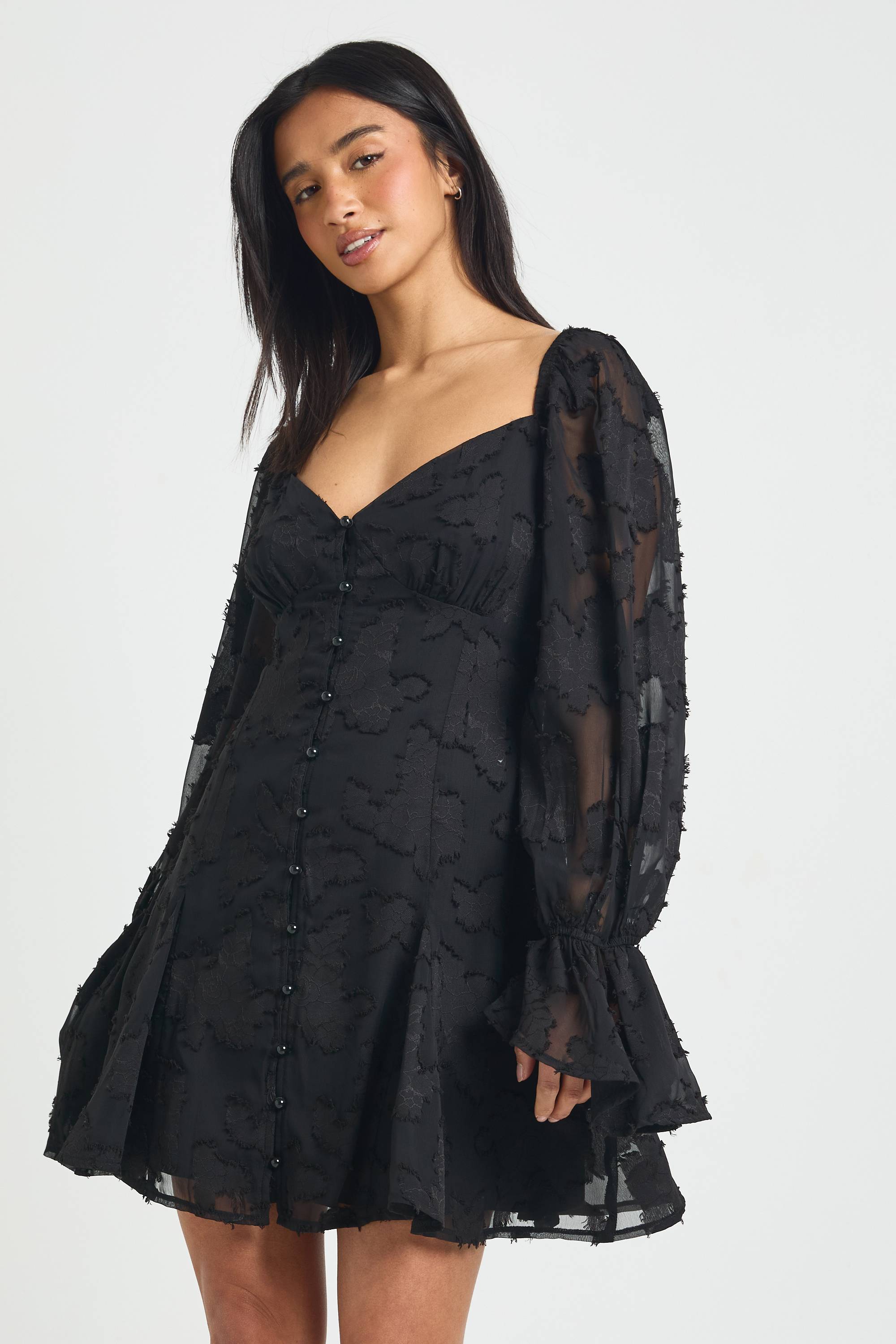 boohoo Robe Mini Patineuse À Godets Et Motif Floral Dévoré Petite