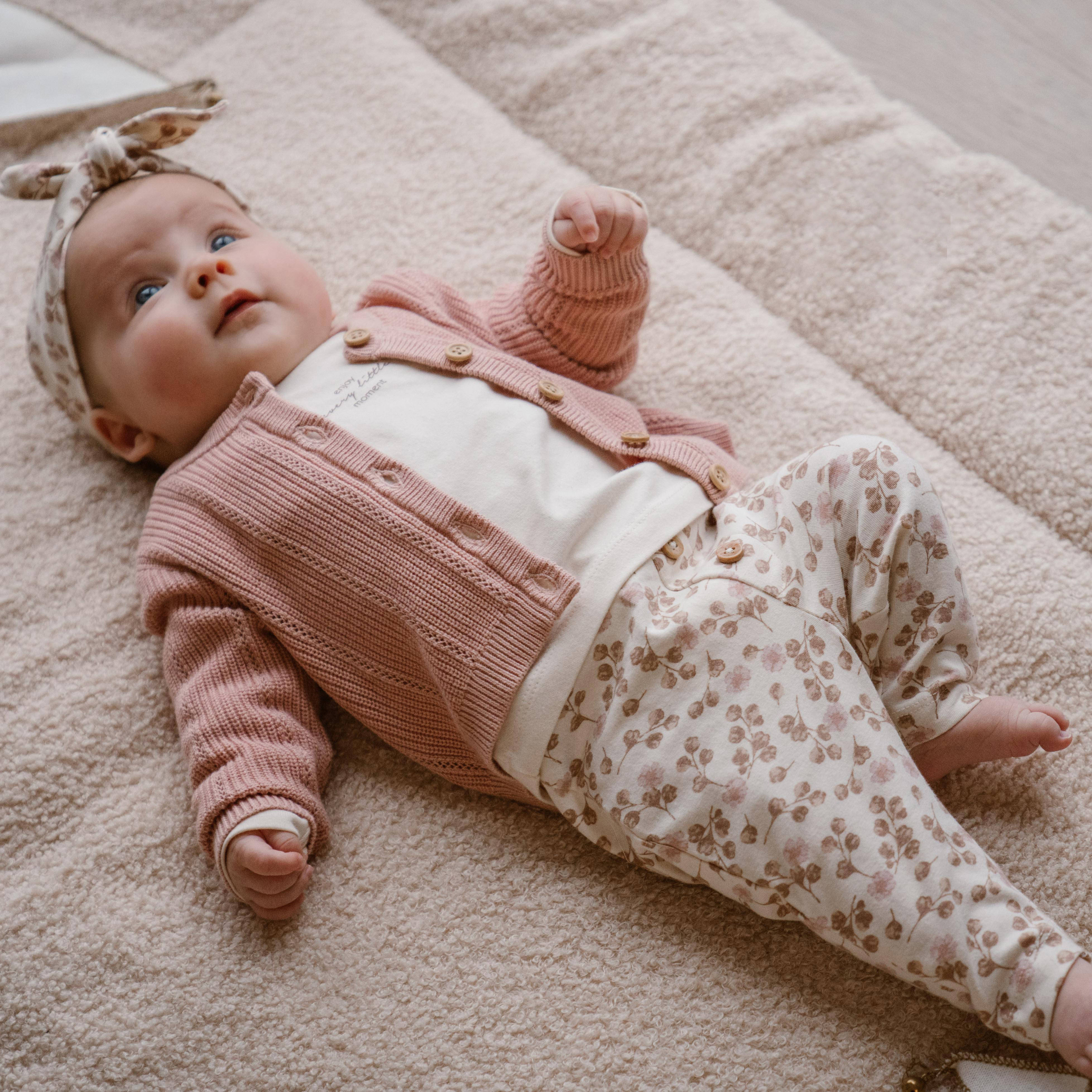 Dirkje babybroek + haarband lichtbruin/roze/ecru