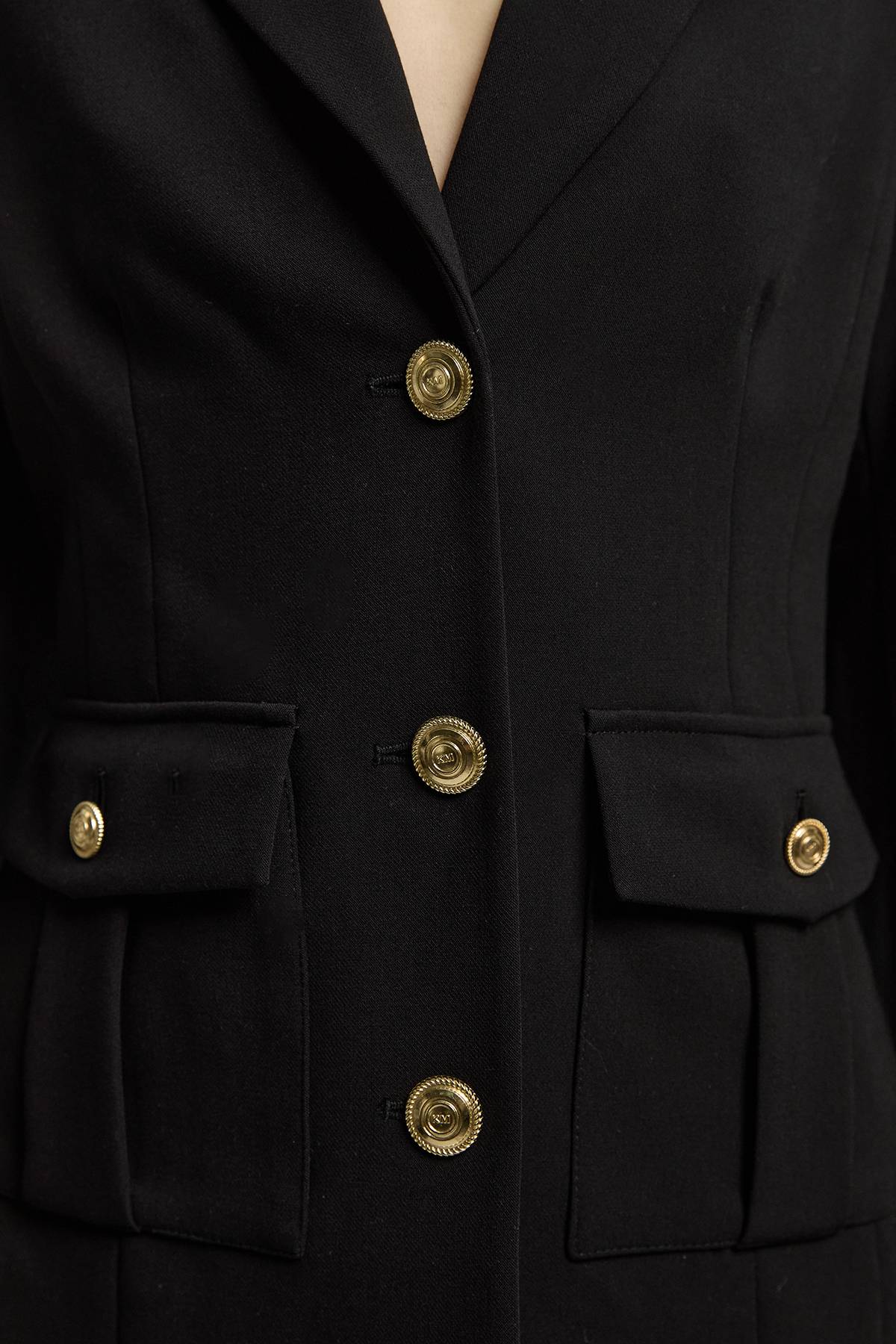 KarenMillen Blazer Militaire Ajusté Petite Taille en Stretch Compact à Simple Boutonnage