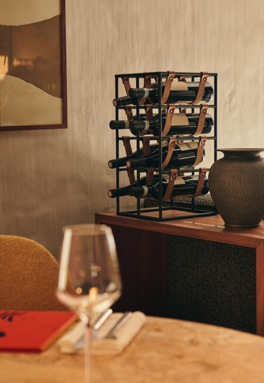 Audo Copenhagen Umanoff wijnrek zwart/cognac