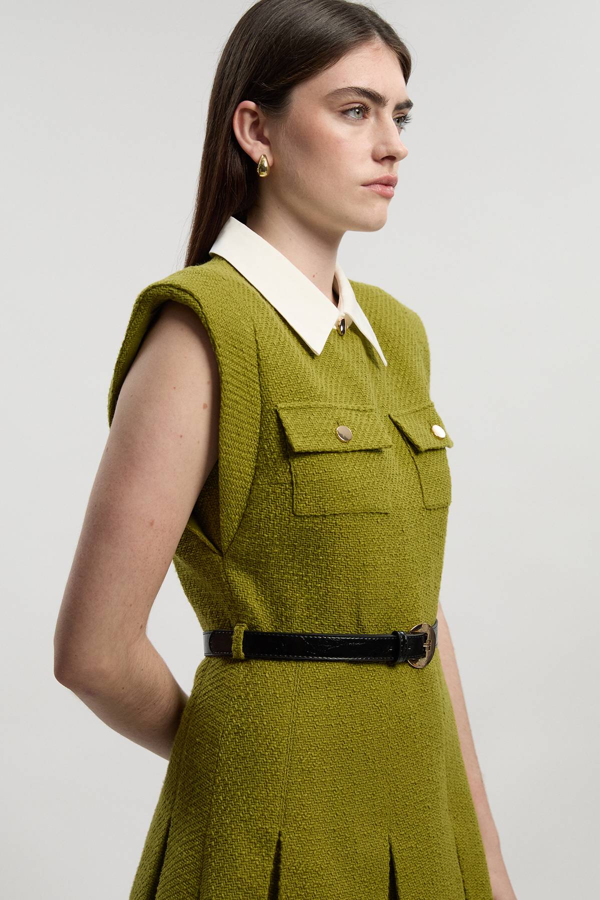 KarenMillen Robe Mini Ajustée Plissée en Tweed Texturé à Col Contrastant
