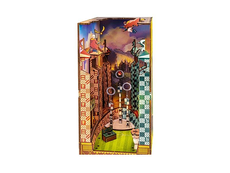Revell Bausatz Quiddich Field Harry Potter Zauberhafte Miniaturwelt mit LED-Beleuchtung für Ihr Bücherregal