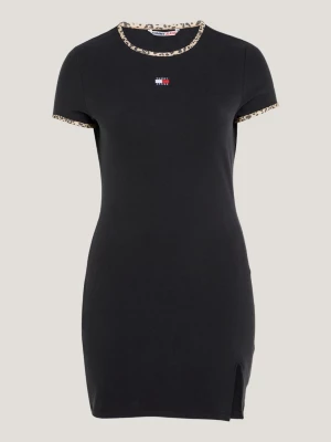 Vestido justo com estampa de leopardo e detalhes em couro.