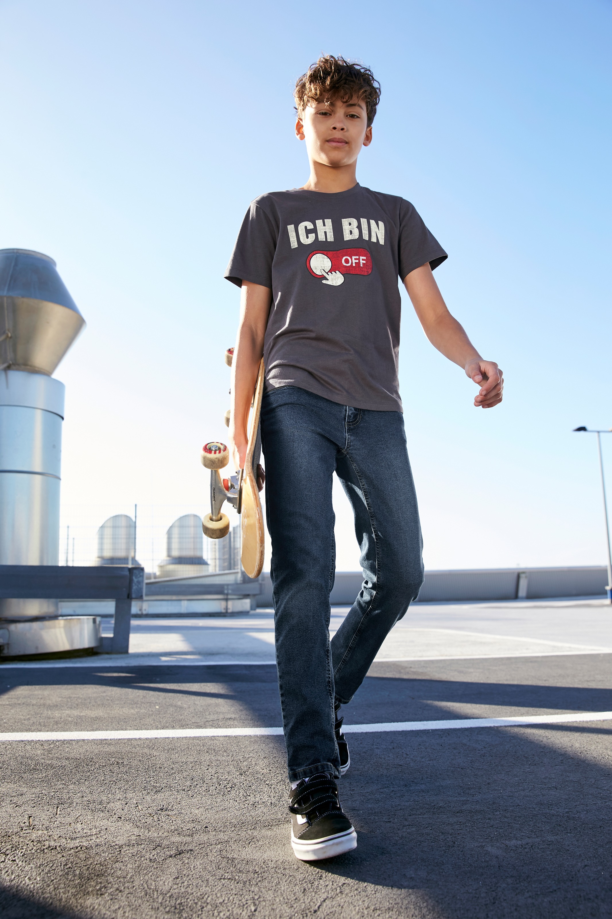 KIDSWORLD Stretch-Jeans », Basic-Jeans für Jungen«, Regular Fit,  schmale Beinform,  mit verstellbarem Gummizug