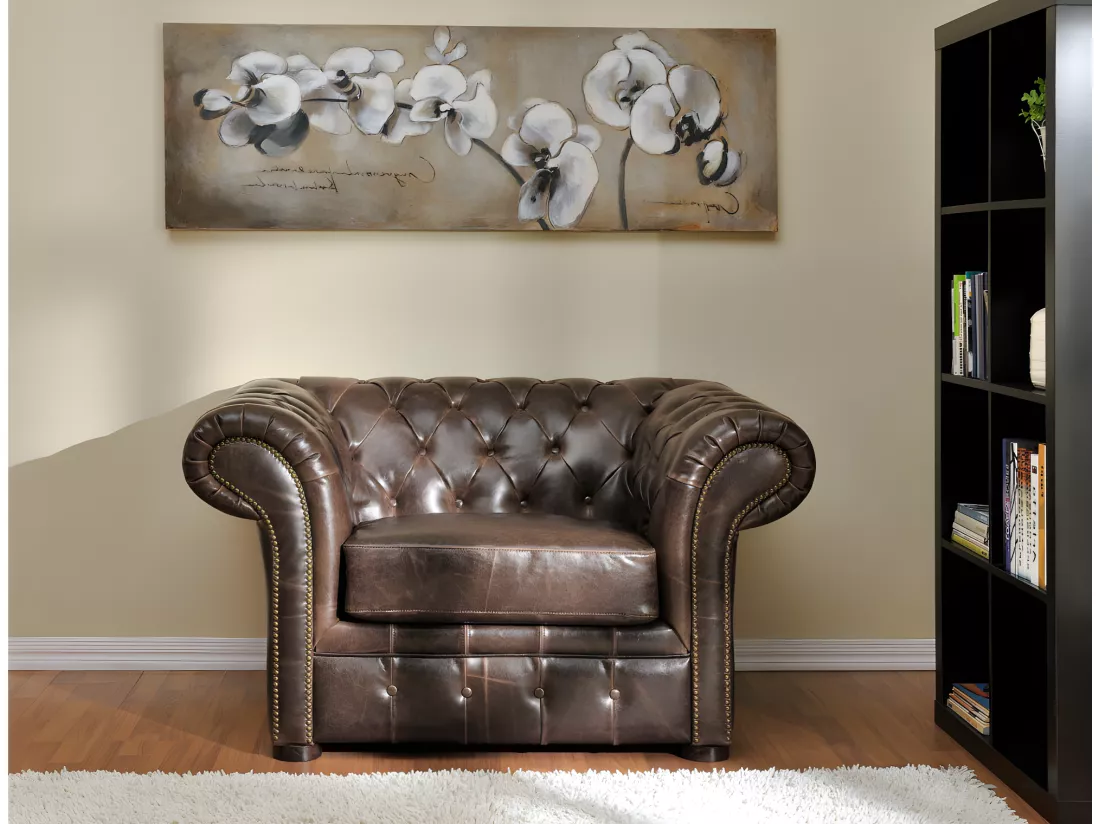 Fauteuil chesterfield CLOTAIRE 100% cuir vieilli