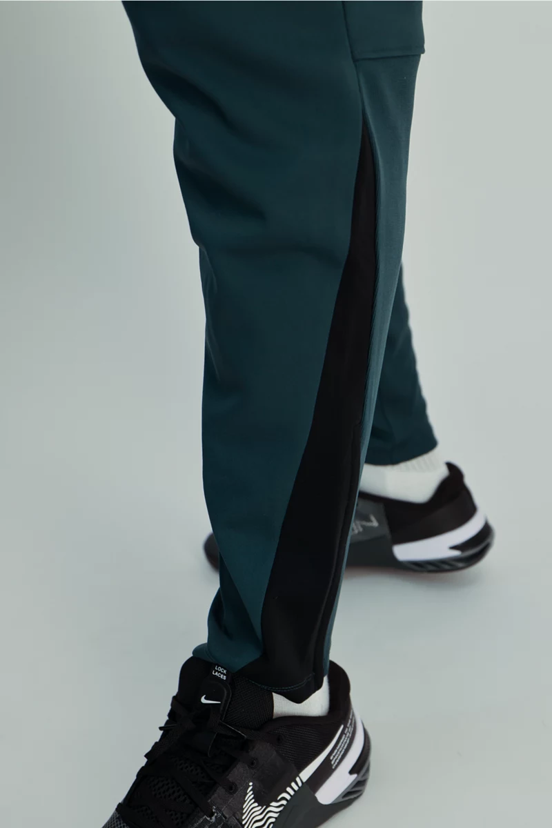 Nike Therma-FIT Academy Winter Warrior Herren Trainerhose