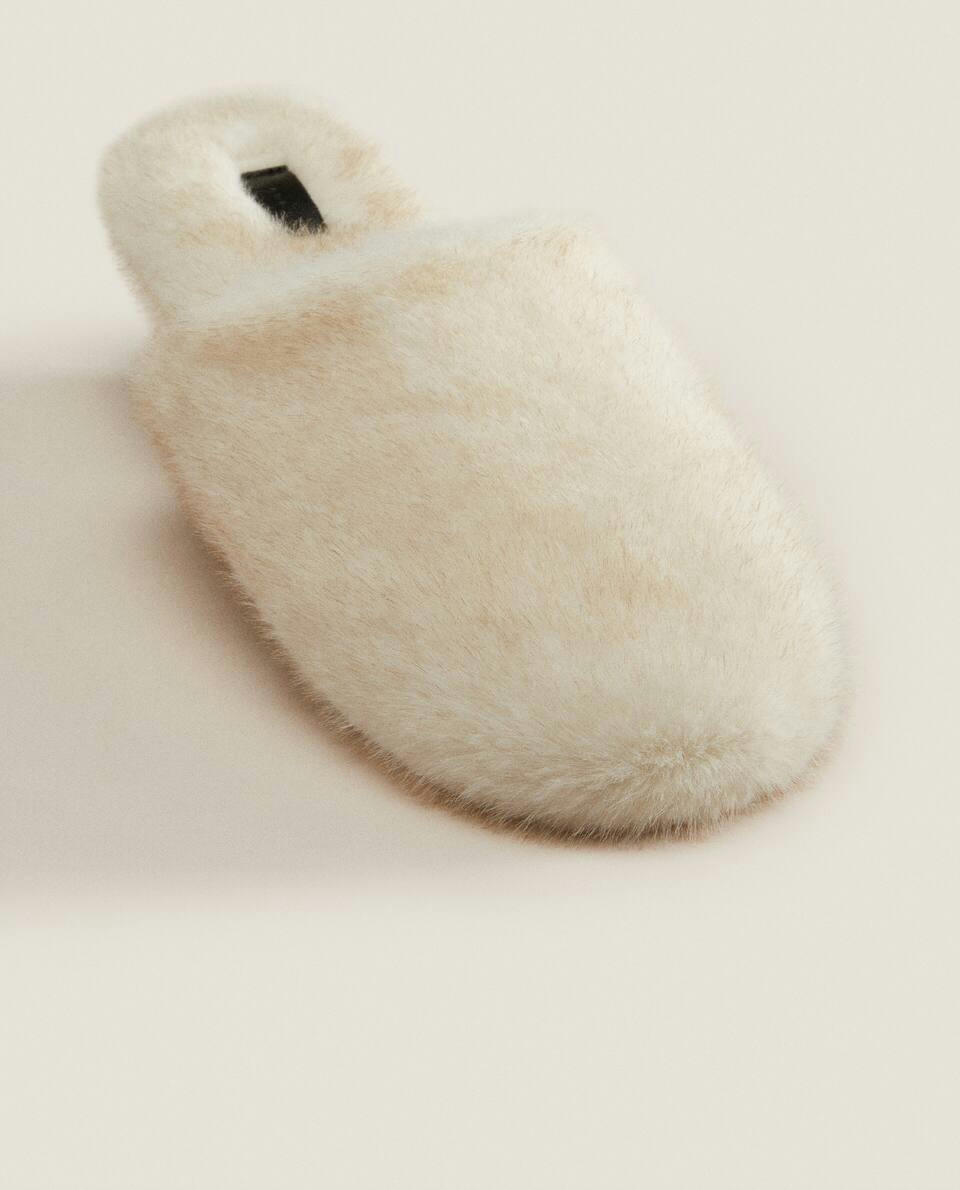 Chinelo Mule de Pele Sintética