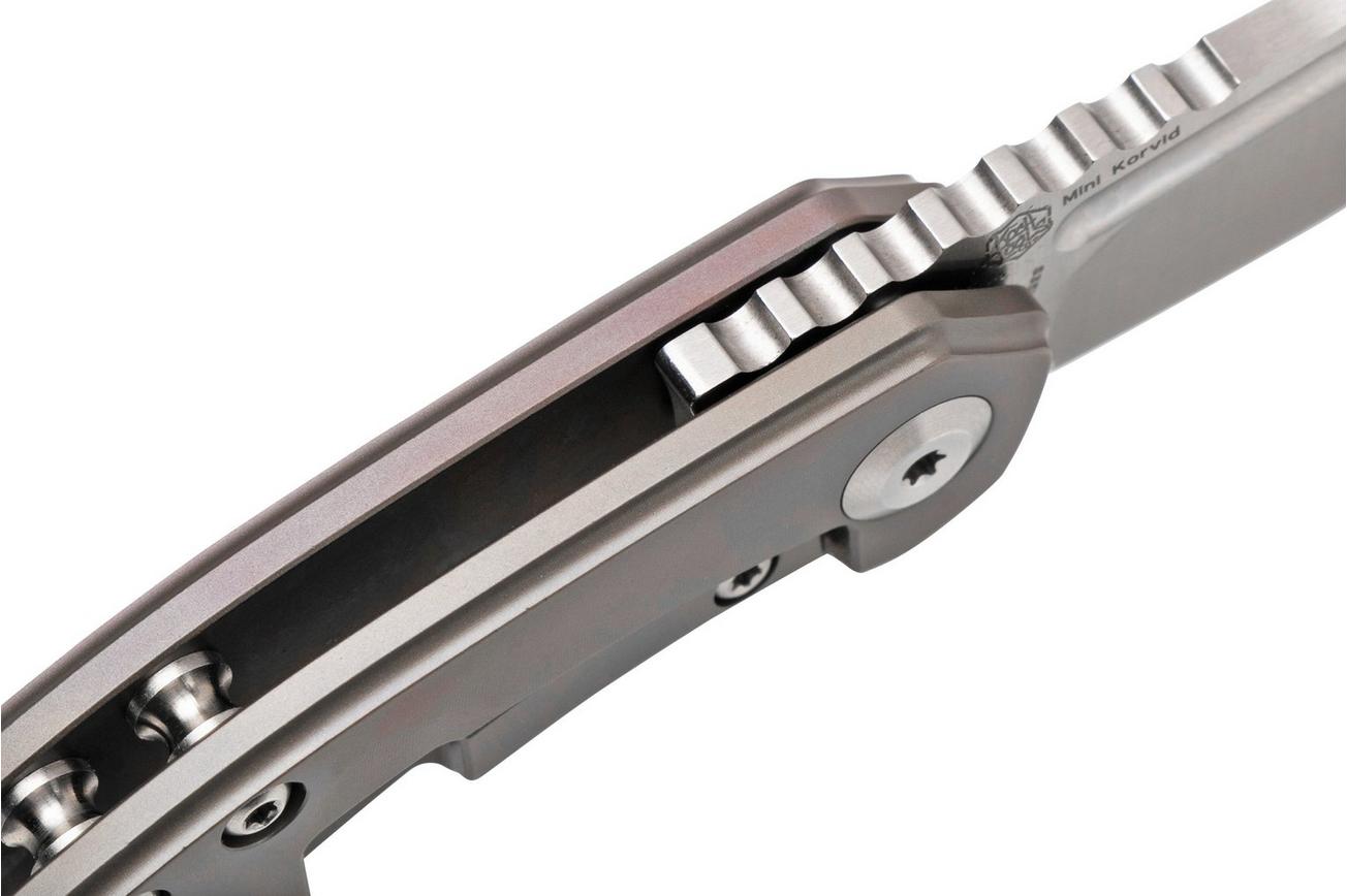 Kansept Mini Korvid K3030A3 Satin CPM-S35VN, Bronze Titanium zakmes, Justin Koch design