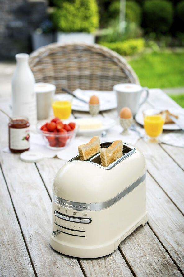 KitchenAid Artisan toaster 2-skiver creme Creme. krom