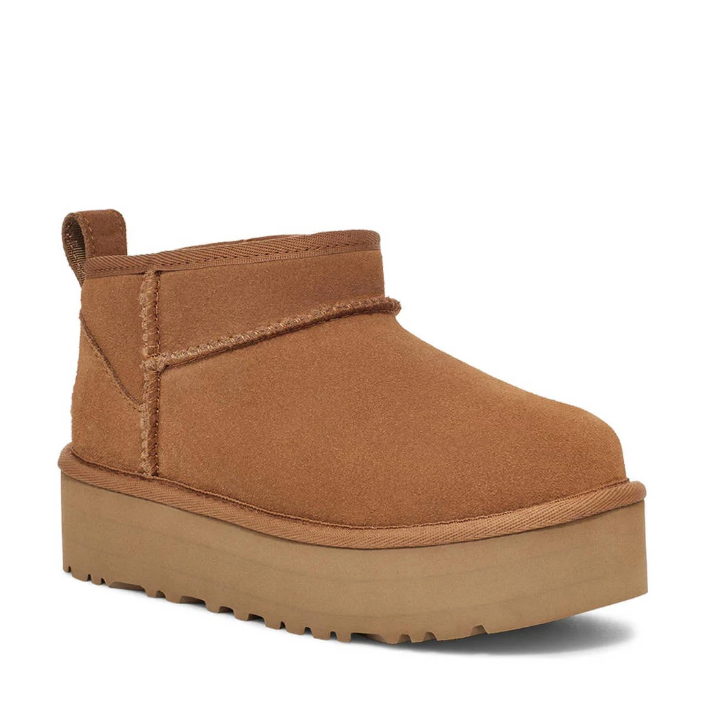 UGG Classic ultra mini platformsuède enkelboots cognac