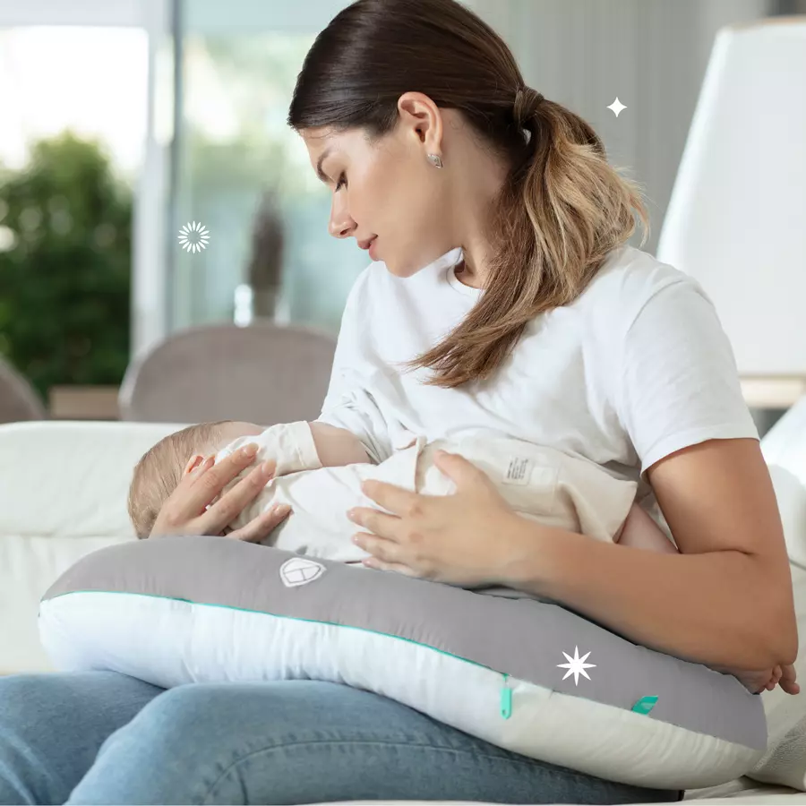 KOALA BABYCARE®Stillkissen Hug Baby - weiß
