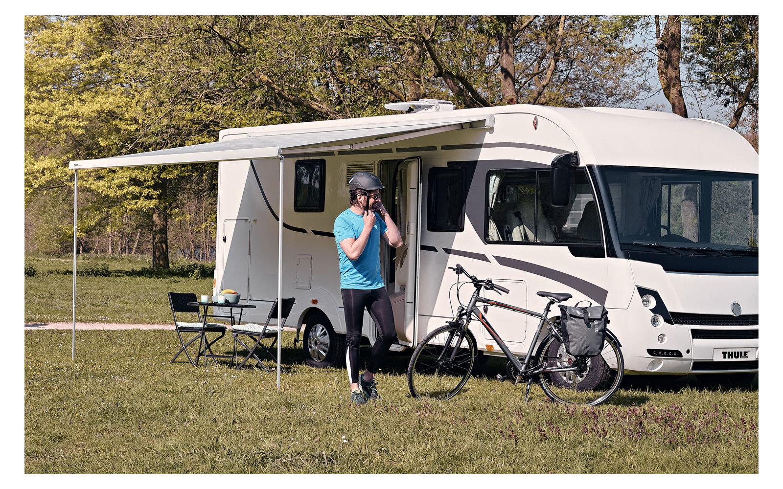 Thule Omnistor 4900 Markisen-Set inkl. Adapter für PSA Modelle 2,6 x 2,0 Meter