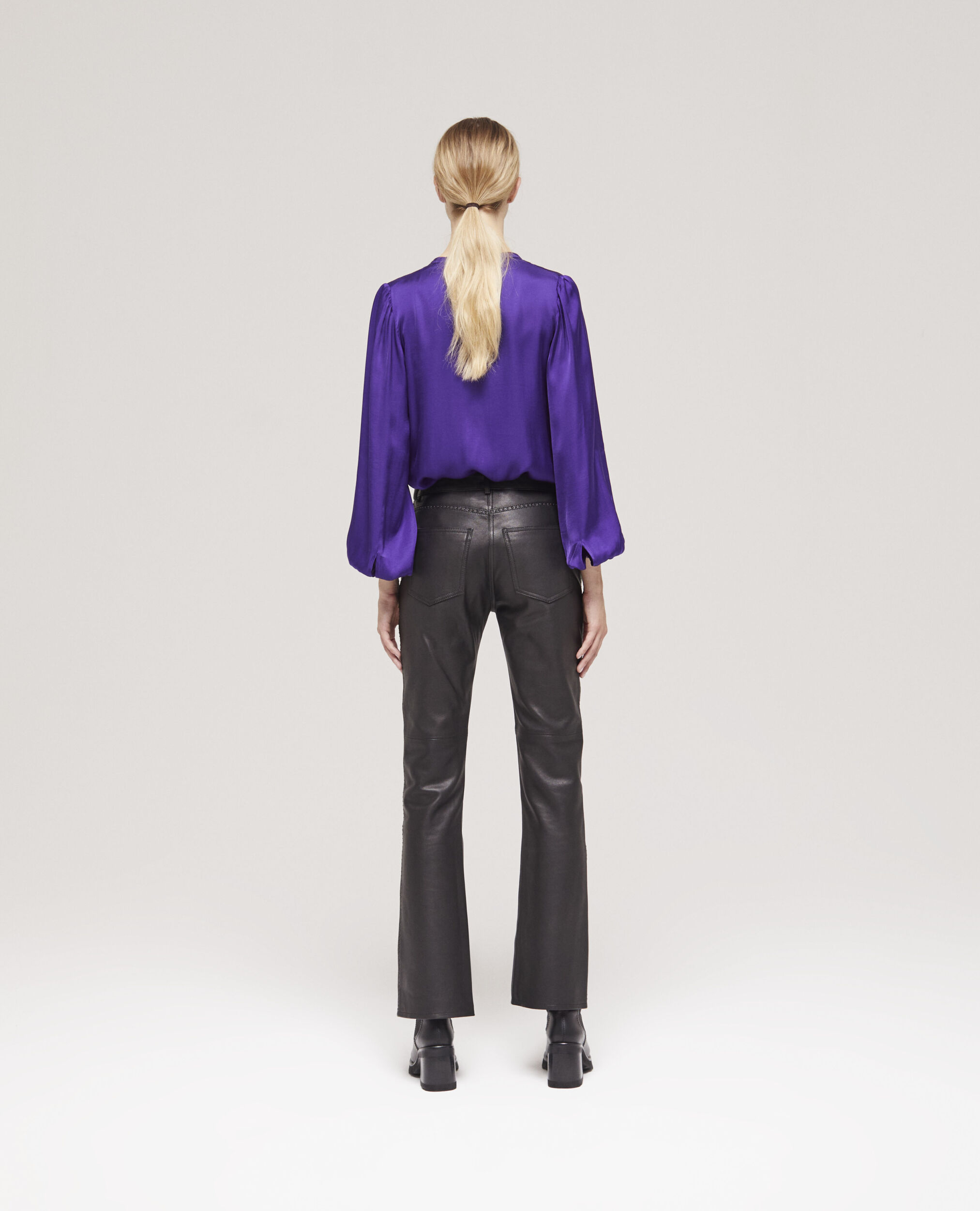 Pantalon en cuir à studs noir