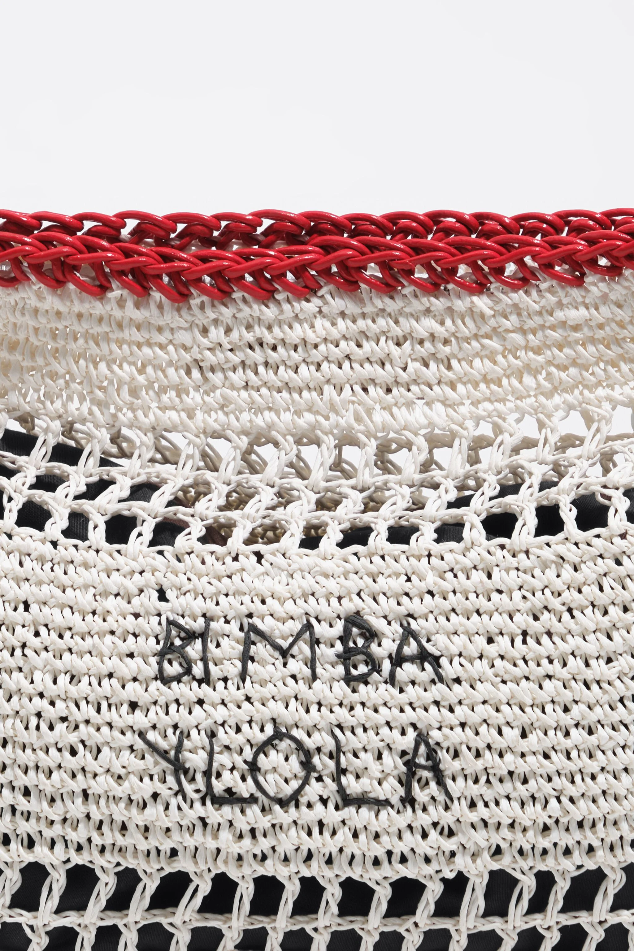 Bolsa média branca com efeito ráfia