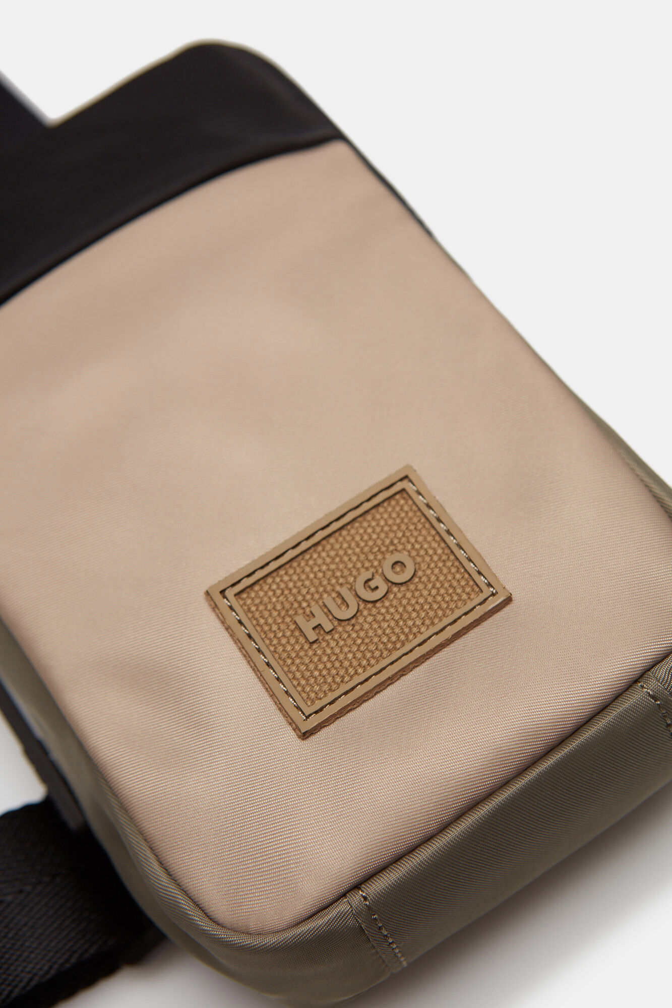 Bolsa de ombro com logotipo