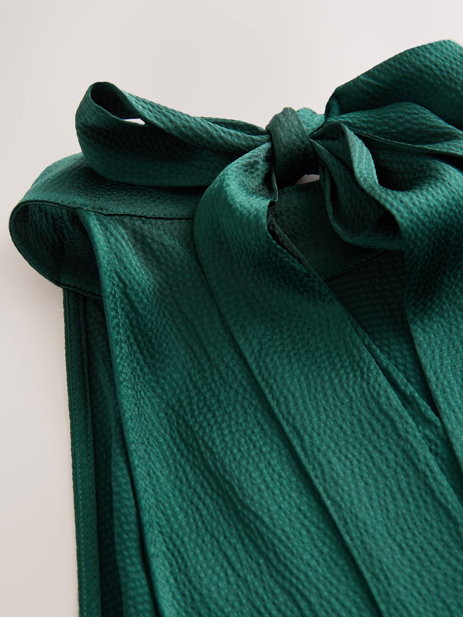 Smaragdgroen - Satijnen halter mouwloze midi-jurk met textuur