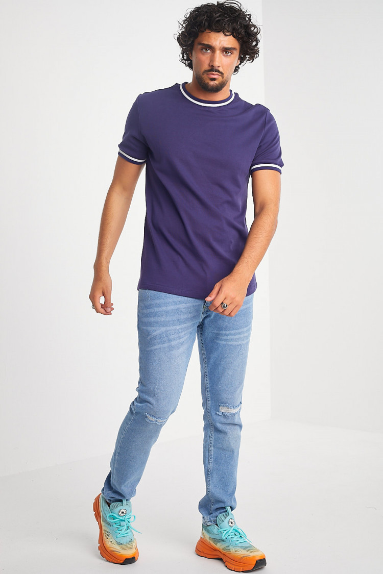 T-shirt bleu foncé col rond à bandes blanches