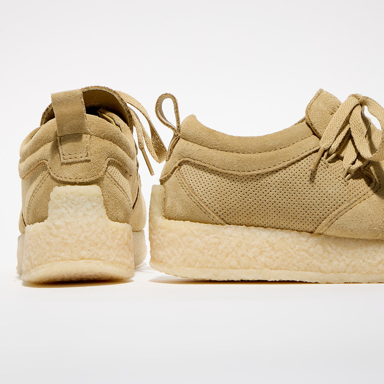 Clarks Originals Derbies en Velours de Cuir Maycliffe beiges