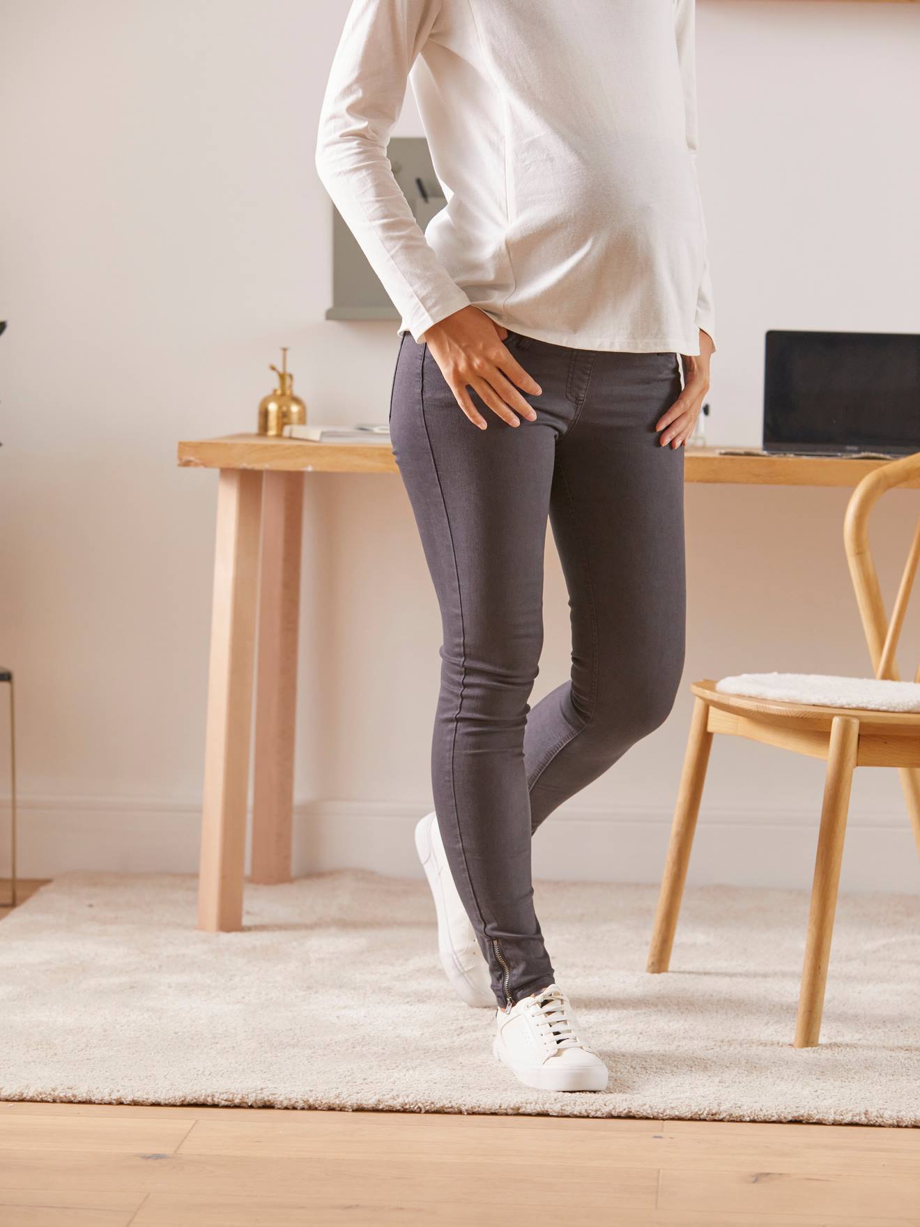 Calça jeans slim para gestante, 69 cm de entrepernas, cinza escuro liso