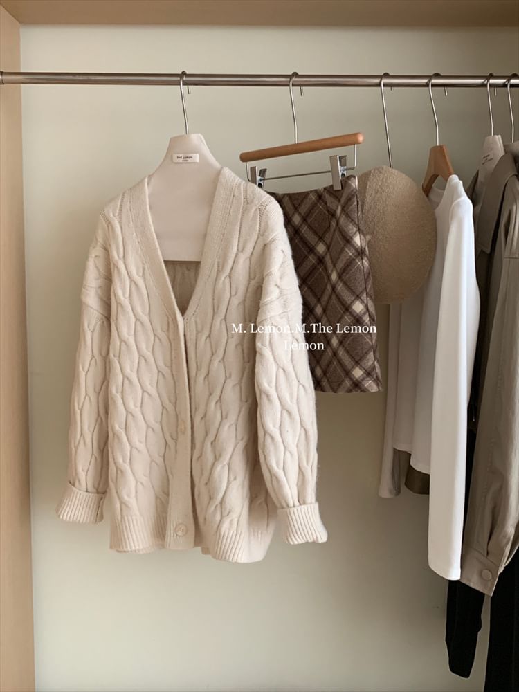 Doromynn - Oversized vest met V-hals en kabelmotief