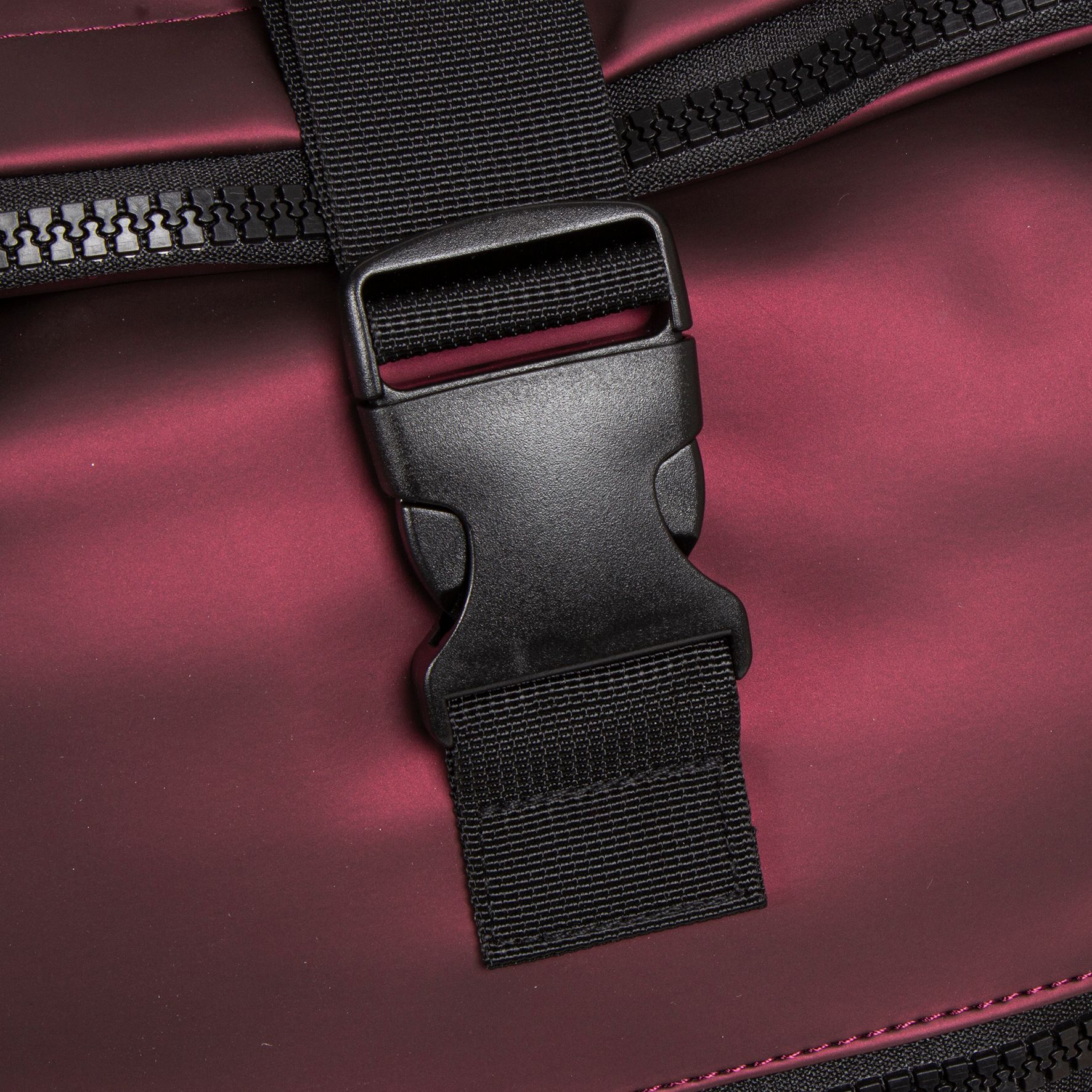 New Rebels Mart New York Rolltop Backpack Metallic Burgundy