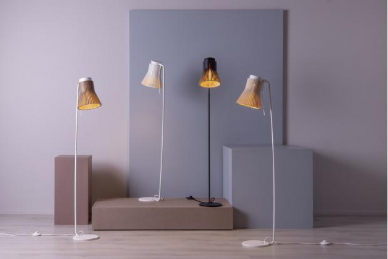 Secto Design Petite 4610 vloerlamp wit/naturel berk