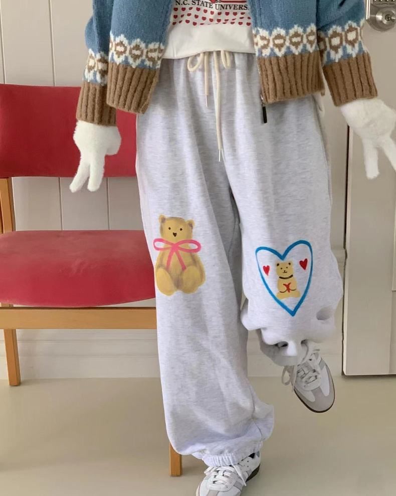 PINPI - Mid Rise Bear Print Sweatpants