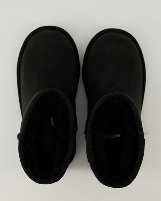 UGG Classic 2 Winterstiefel in Schwarz
