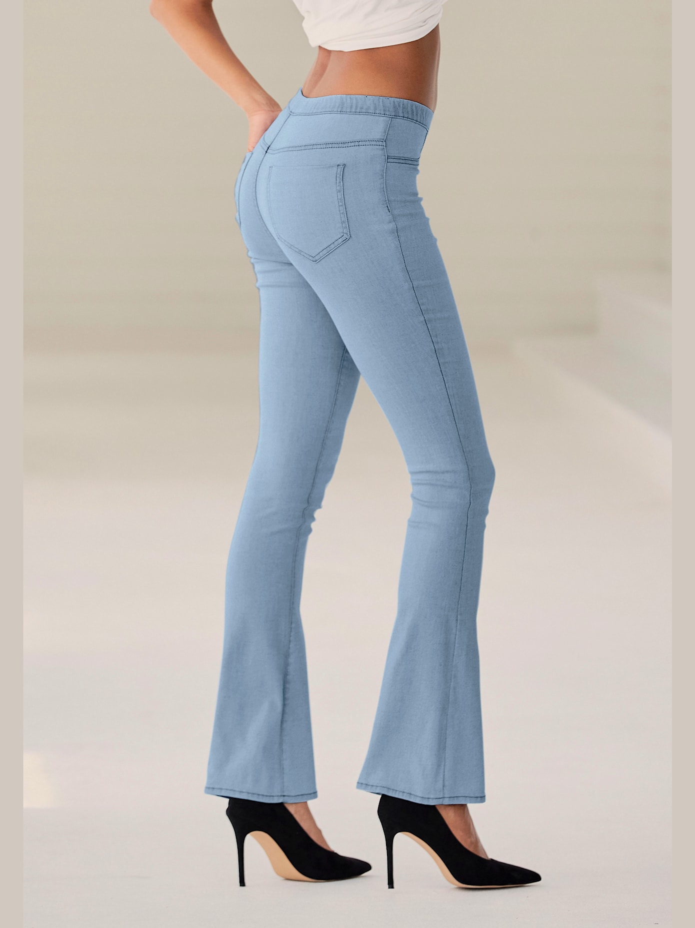 Jegging avec jambes évasées