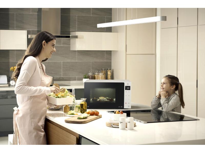 LG Mikrowelle NeoChef MS23NECBW Weiss 1000 W-Mikrowelle