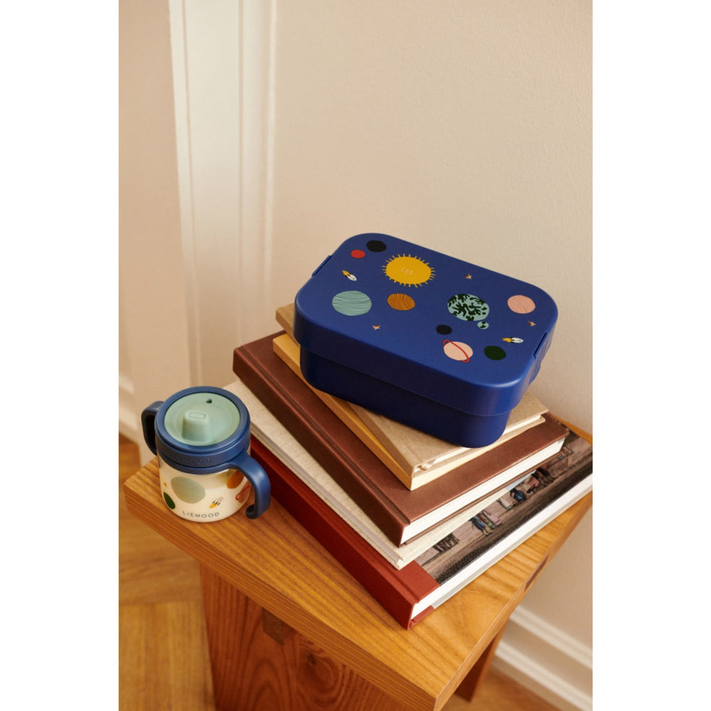 Køb LIEWOOD Universe / Classic Navy Kamil Madkasse