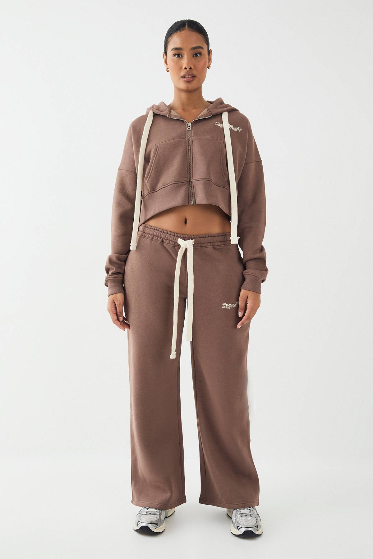 Sweat à Casynthétiqueche Court Boxy avec Cordon Contrastant DSGN Studio